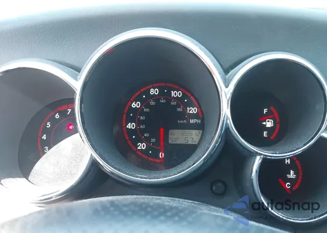 2005 Pontiac Vibe from USA, damaged, VIN 5Y2SL63895Z426146